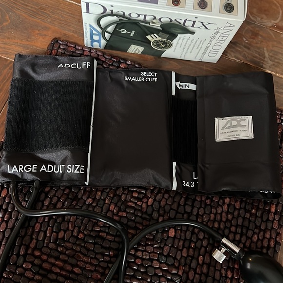 Sphygmomanometer Aneroid Adult Large NWOT - Picture 8 of 9